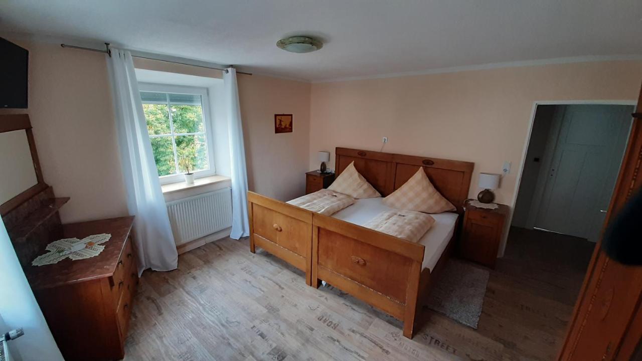 Apartmenthaus "Zum Birnbaum" Rosstal Bagian luar foto