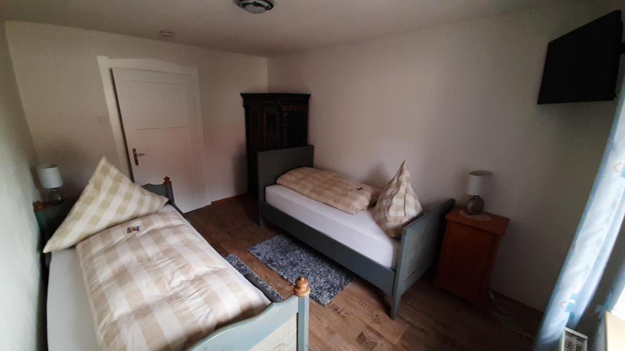 Apartmenthaus "Zum Birnbaum" Rosstal Bagian luar foto