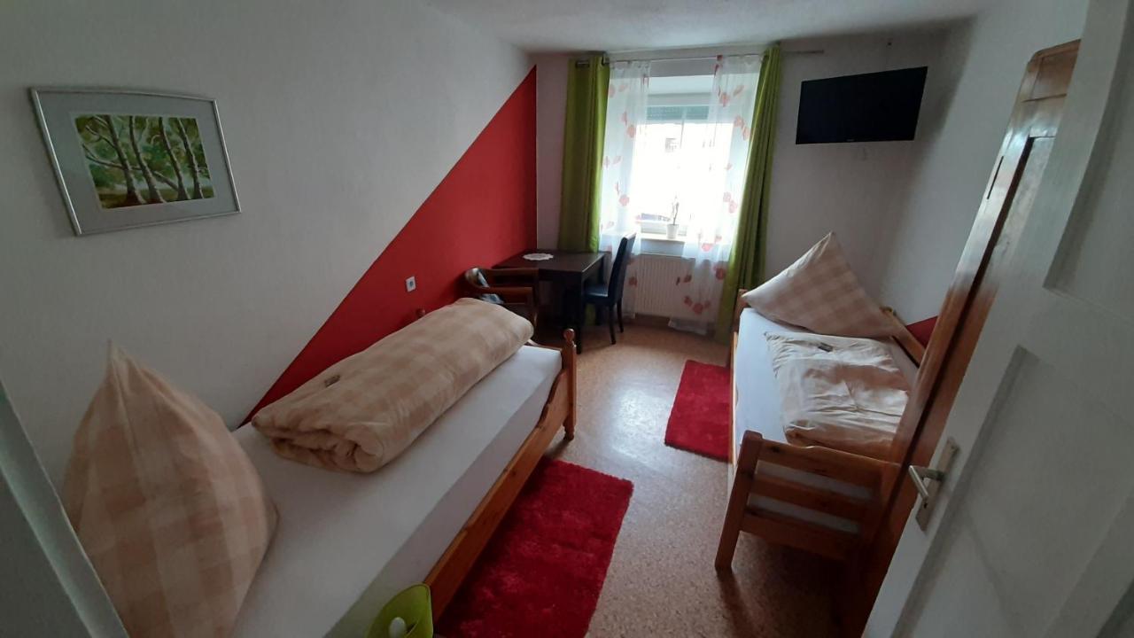 Apartmenthaus "Zum Birnbaum" Rosstal Bagian luar foto