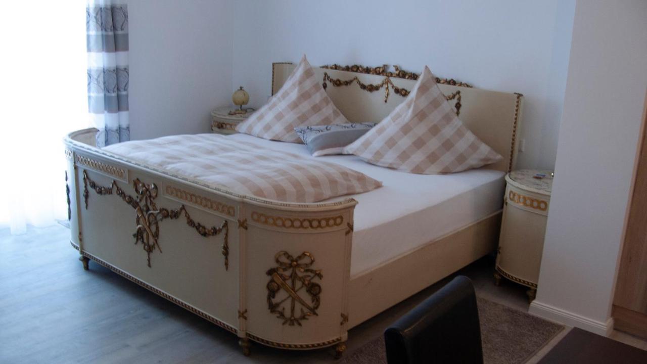Apartmenthaus "Zum Birnbaum" Rosstal Bagian luar foto