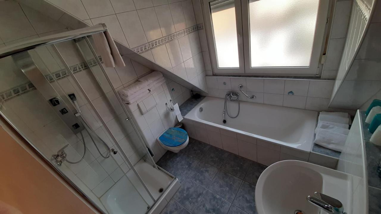 Apartmenthaus "Zum Birnbaum" Rosstal Bagian luar foto